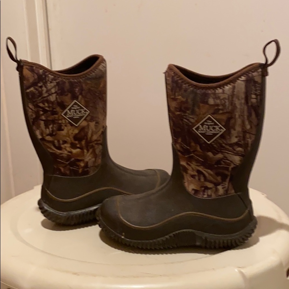 Boys muck boots